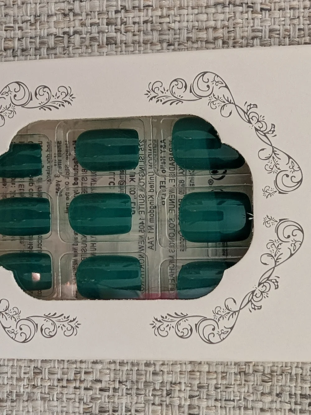 Artificial nails. different colors. brand new. 22 packs for 30$